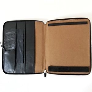 Want Les Essentiels Case